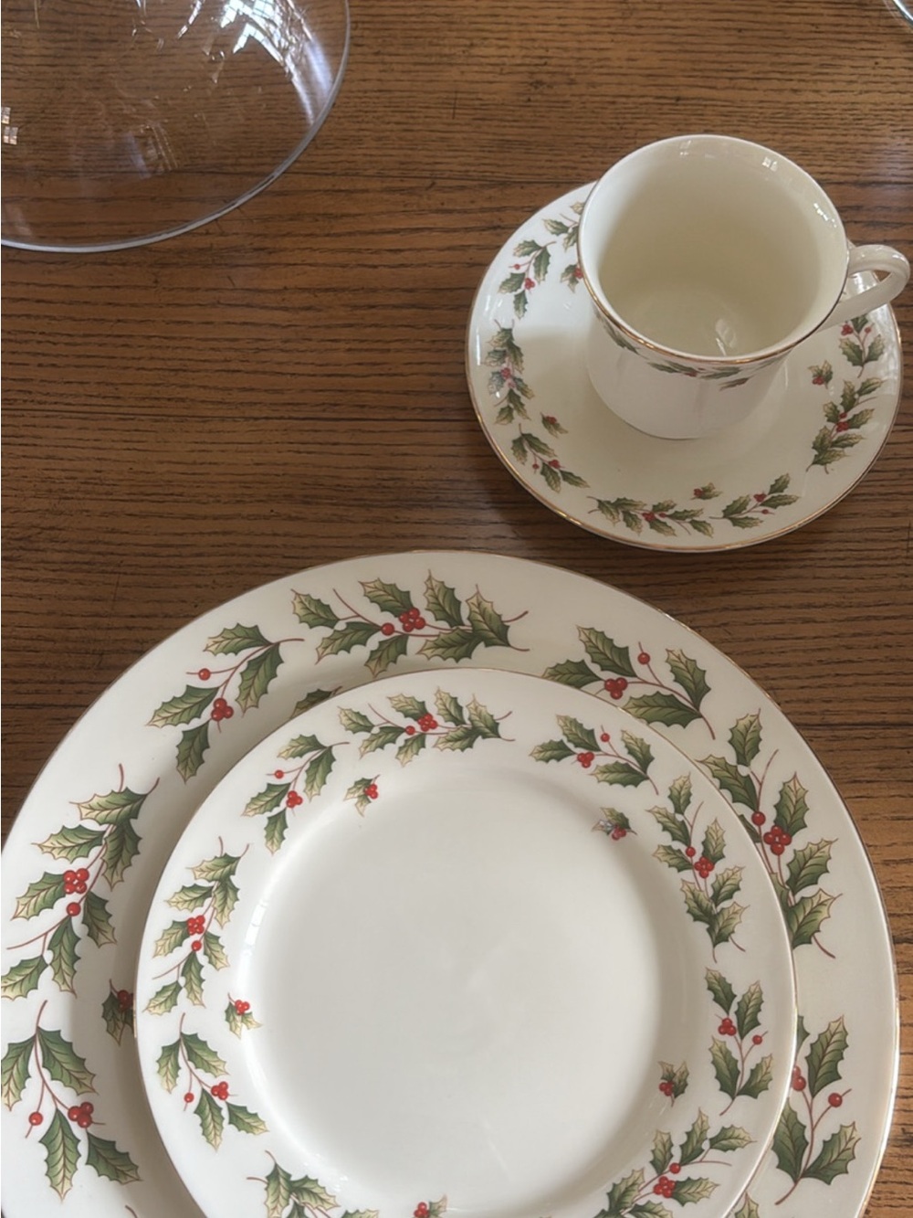 Festive Cream Dinnerware Set with Holly & Red Berry Accent